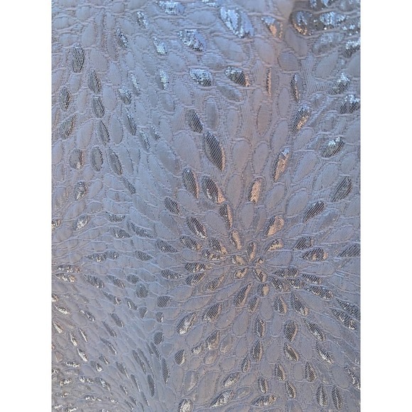 Baby GAP white dress, lined with‎ silver quilted flower pattern - Picture 2 of 6